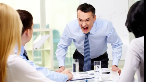Como Lidar com um Chefe Difícil Sem Prejudicar a Carreira